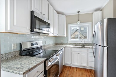 427 Spring St unit 2, Newport, RI 02840 - photo 3