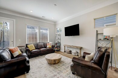 817 Shallow Hollow Dr, Houston, TX 77018 - photo 6