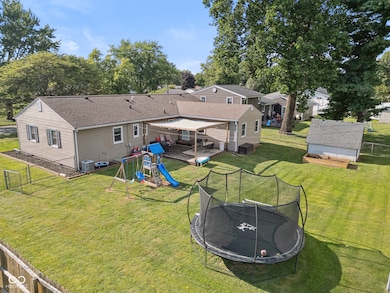 2631 Beech Dr, Columbus, IN 47203 - photo 2