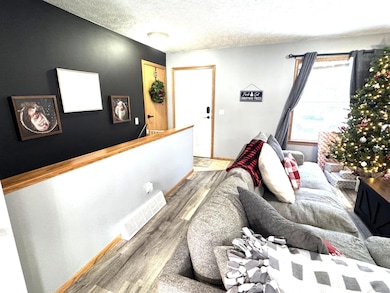 315 Leonard Ave, Crookston, MN 56716 - photo 3