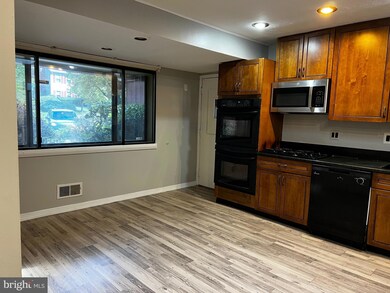 50 Stonegate Dr, Silver Spring, MD 20905 - photo 4