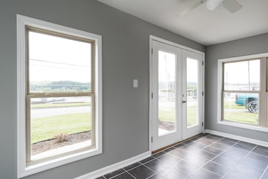 2227 E Fairview Ave, Johnson City, TN 37601 - photo 6