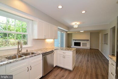 4203 Pinefield Ct, Fairfax, VA 22033 - photo 6