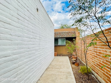2139 E 10th St, Tucson, AZ 85719 - photo 2