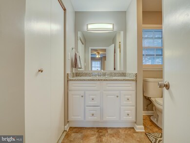 1010 Broadmore Cir, Silver Spring, MD 20904 - photo 6