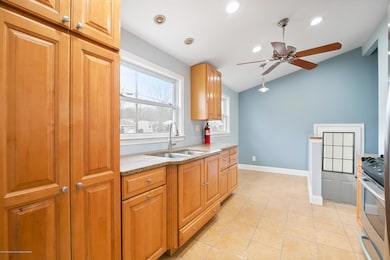 40 Lafayette Dr, Hazlet, NJ 07730 - photo 5