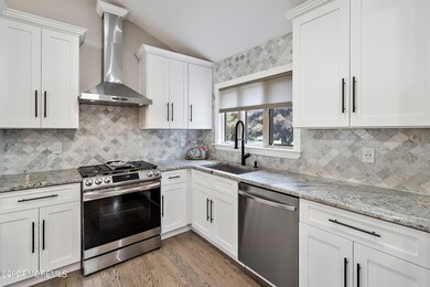 17-Kitchen 1E