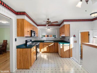 24410 Loretta Ave, Warren, MI 48091 - photo 7