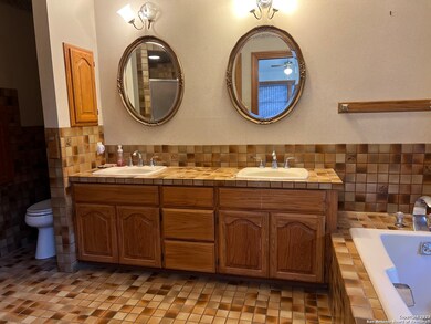 15185 Flying Cir, Helotes, TX 78023 - photo 7