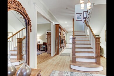 The entry way gives you a glimpse of what to expec