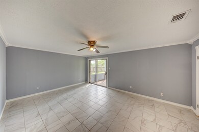 263 E Castle Harbour Dr, Friendswood, TX 77546 - photo 7