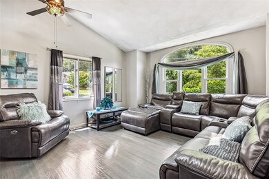 9 Ivy Hollow Ct, Cranston, RI 02921 - photo 6