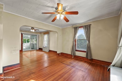 8 Mohegan St, Pittsfield, MA 01201 - photo 6