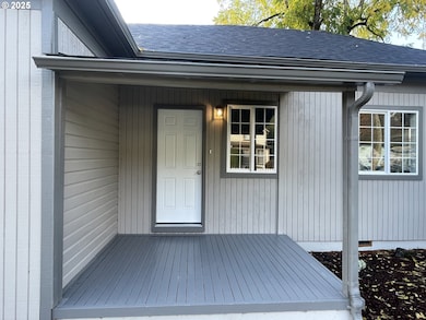 1039 Chestnut Ave, Cottage Grove, OR 97424 - photo 2