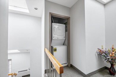 1337 Broadway unit D20, Hewlett, NY 11557 - photo 7