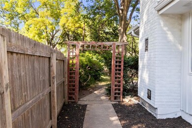 908 NW Kabel St, Blue Springs, MO 64015 - photo 4