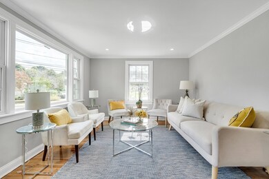 39 Abbott Rd, Waltham, MA 02452 - photo 2