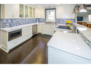 AMAZING KITCHEN