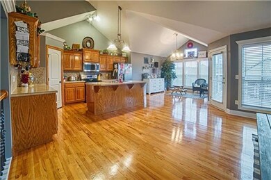 1504 Drury Cir, Raymore, MO 64083 - photo 4