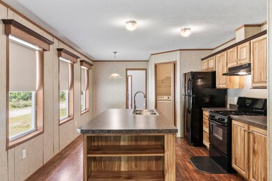 519 Elm St, Limerick, ME 04048 - photo 3