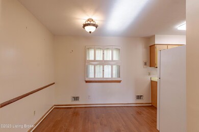 6003 Applegate Ln, Louisville, KY 40219 - photo 6