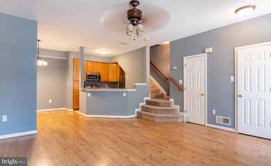 8312 Snowy Egrit Way unit 42, Lorton, VA 22079 - photo 3