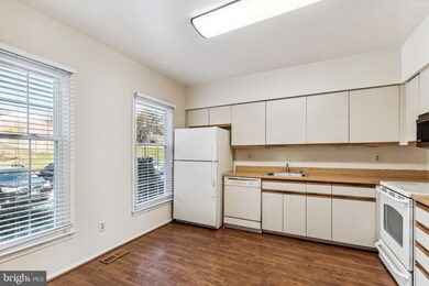 39 Wonderview Ct, Lutherville Timonium, MD 21093 - photo 4