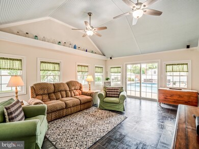 12508 Shetland Ln, Bowie, MD 20715 - photo 2