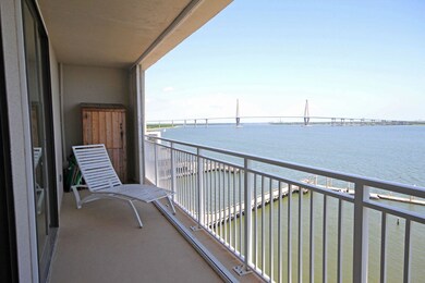 Dockside 9F_front balcony