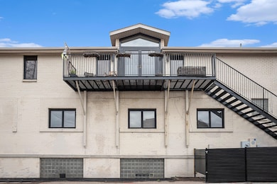 137 N Park St, Kalamazoo, MI 49007 - photo 4