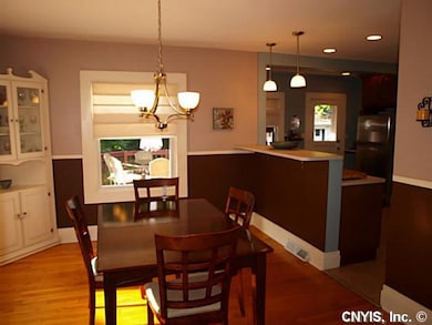 Kitchen Dining. Easy access from kitchen to dining