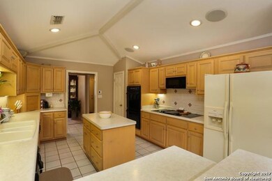 8618 Classic Oaks Ln, San Antonio, TX 78255 - photo 5