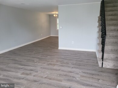 3217 Ryerson Cir, Halethorpe, MD 21227 - photo 3