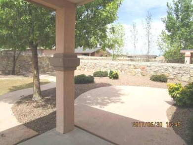 14233 Desert Cloud Dr, Horizon City, TX 79928 - photo 7