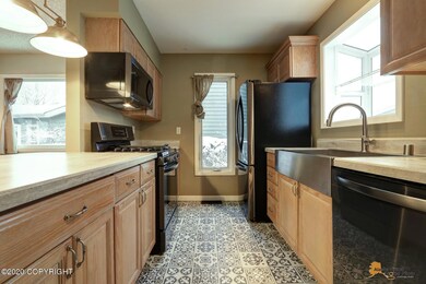 Kitchen w/Stainless Steel Appliances