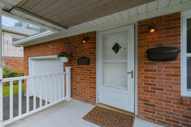 1277 Bradford St, Schenectady, NY 12306 - photo 2
