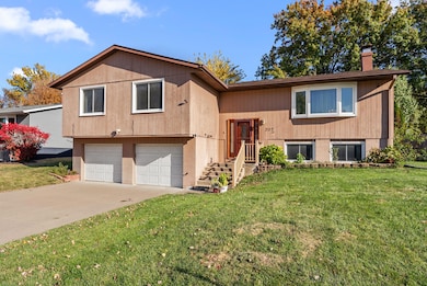 702 Woodland Way, Muscatine, IA 52761 - photo 6