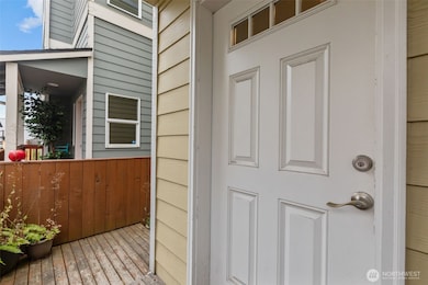 1118 Chestnut Ct unit 18, Everett, WA 98201 - photo 2