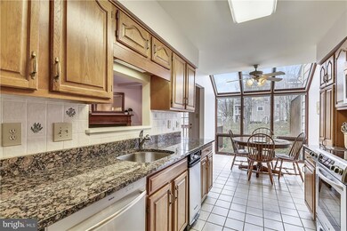 10728 Brewer House Rd, Rockville, MD 20852 - photo 7