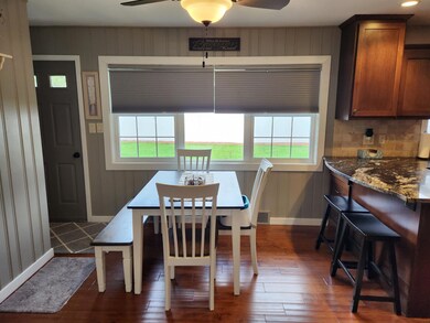 1505 Division St, Decorah, IA 52101 - photo 3