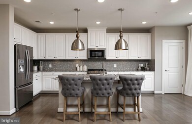 13383 Launders St, Herndon, VA 20171 - photo 3