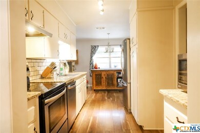 916 Valley Dr, Copperas Cove, TX 76522 - photo 7