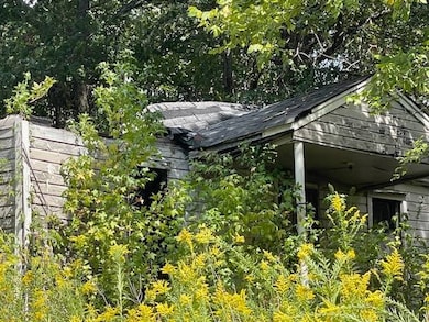 1126 Garland Ave E, West Helena, NY 72390 - photo 3