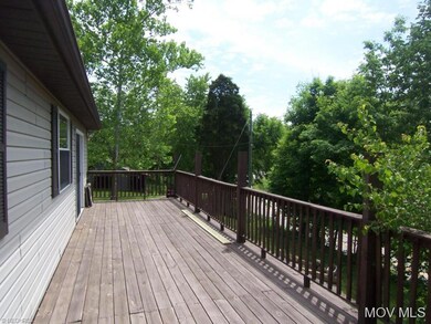 Large Deck with Privacy