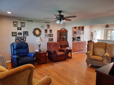 746 Bourbon St, Blanchester, OH 45107 - photo 3