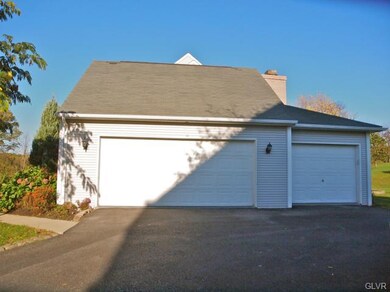 4846 Harvest Ln, Zionsville, PA 18092 - photo 6