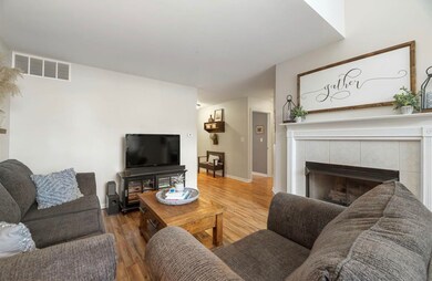 2607 Sheehan Ct unit 103, Naperville, IL 60564 - photo 2