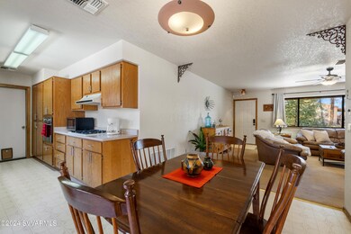 Combo Dining and Kitchen!!