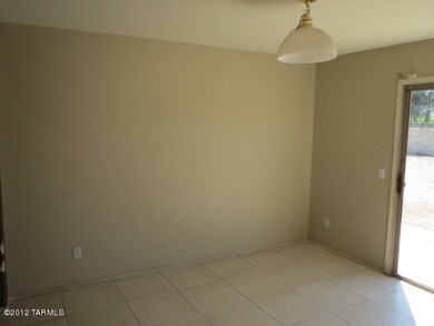 022-184175 DINING