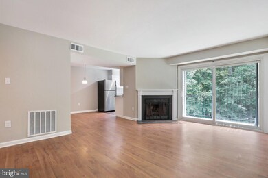 12239 Stevenson Ct, Woodbridge, VA 22192 - photo 4